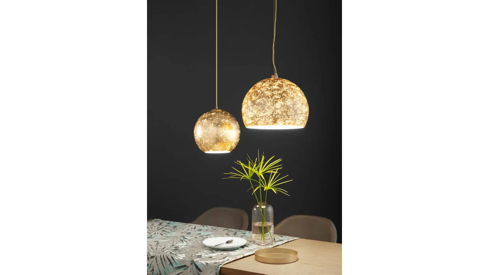 Lampada a sospensione Vanity in vetro con decoro foglia oro di FAN Europe