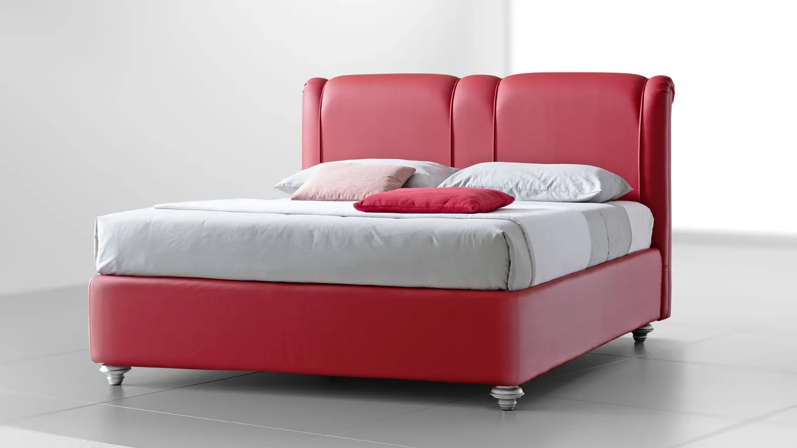 Letto elegante in ecopelle con testiera Astor di Stilfar Italia