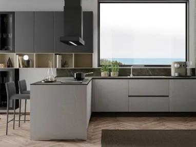 Cucina Moderna con penisola Zante finitura stone sabbia e matt cenere di Mobilturi