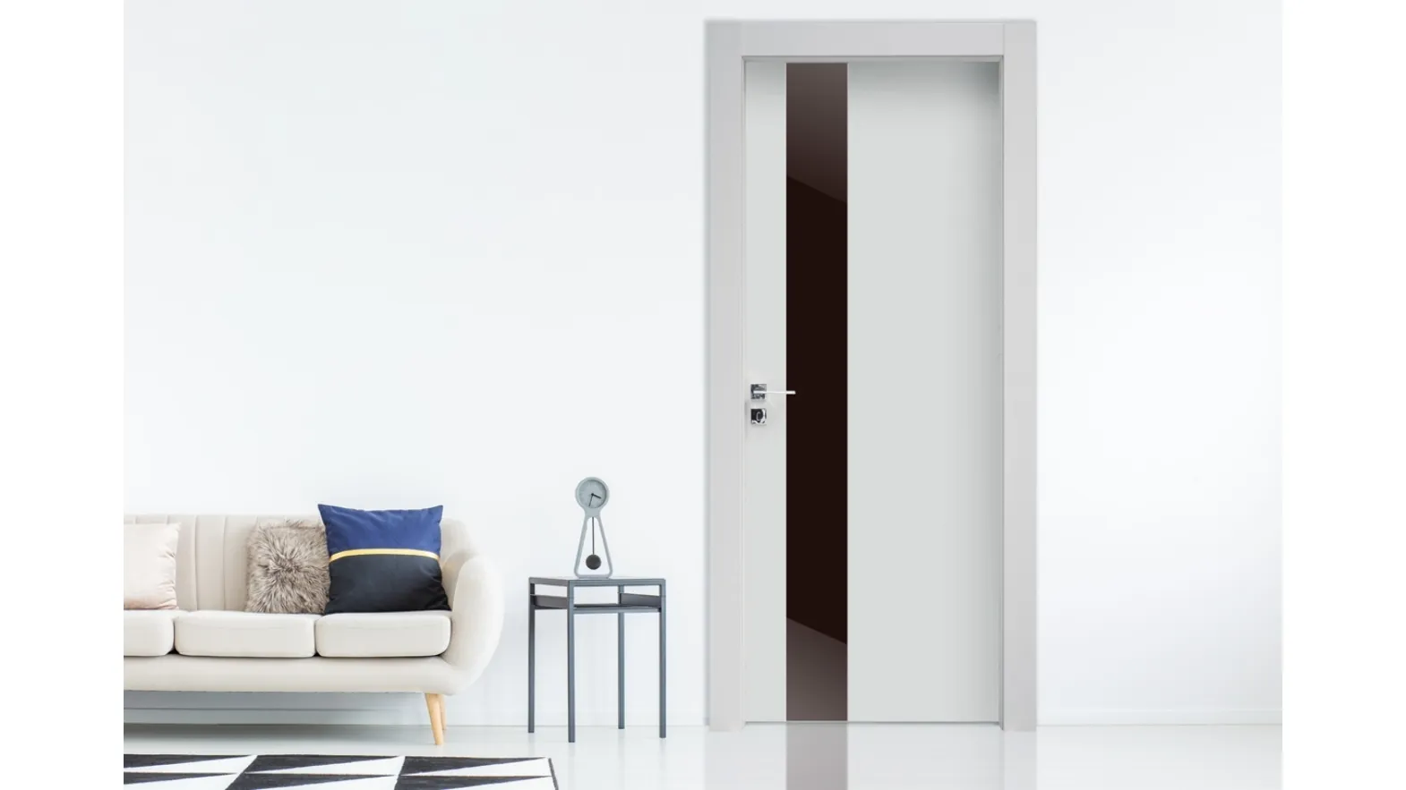 Porta per interni Mirror 200 in laccato bianco con inserto in vetro di Nusco